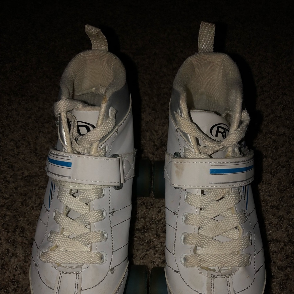 Roller blades